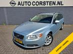 Volvo V70 2.4 D5 Summum Leder Ecc Trekhaak Stoelverwarming B, Auto's, Volvo, Voorwielaandrijving, 15 km/l, 1800 kg, Zwart