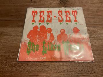 Tee-Set, She likes weeds beschikbaar voor biedingen