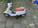 Kinder Accu Vespa Scooter - Wit, Ophalen, Zo goed als nieuw