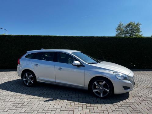 Volvo V60 2.0T R-DESIGN Adaptive Cruise I Trekhaak I All-in, Auto's, Volvo, V60, ABS, Airbags, Bluetooth, Boordcomputer, Centrale vergrendeling