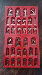 Schaakstukken, met metalen Romeins / Griekse  figuren, Hobby en Vrije tijd, Gezelschapsspellen | Bordspellen, Een of twee spelers