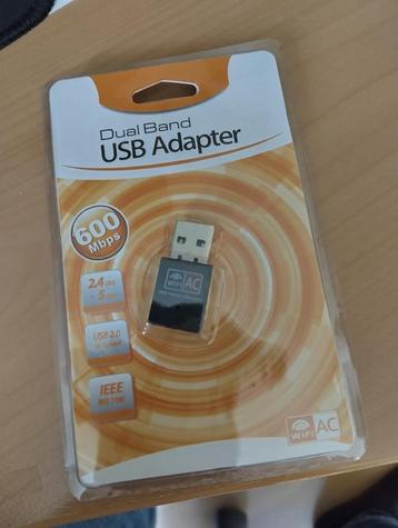 Dual Band USB Adapter beschikbaar voor biedingen