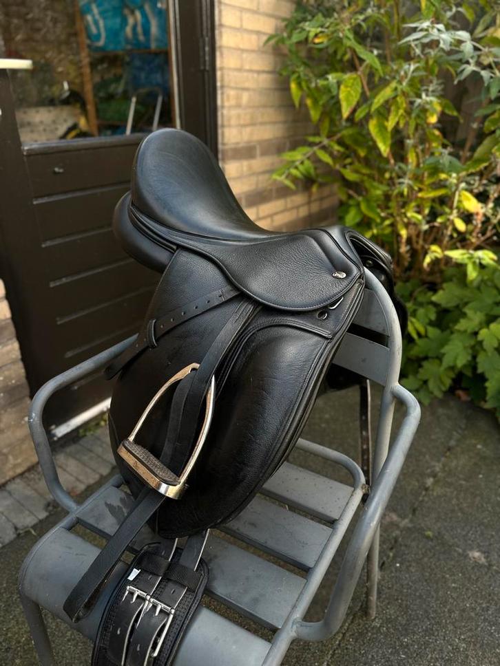 Tekna Letek VZ 17” lederen zadel nagenoeg nieuw!, Dieren en Toebehoren, Paarden en Pony's | Zadels, Zo goed als nieuw, Ophalen of Verzenden
