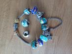 Zilverkleurige armband met bedels en kralen, Sieraden, Tassen en Uiterlijk, Armbanden, Overige materialen, Ophalen of Verzenden