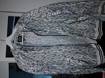 Zomerjas  beschikbaar voor biedingen