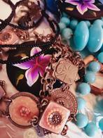 Doosje vol sieraden Ketingen oorbellen armbanden, Ophalen of Verzenden, Gebruikt, Overige kleuren, Overige materialen