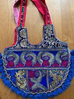 Stoffen tas met borduursels en kleine kwastjes, Sieraden, Tassen en Uiterlijk, Tassen | Damestassen, Ophalen of Verzenden, Zo goed als nieuw