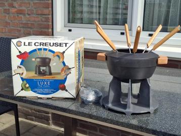 NIEUW IN DE VERPAKKING LE CREUSET LUXE FONDUE SET ZWART beschikbaar voor biedingen