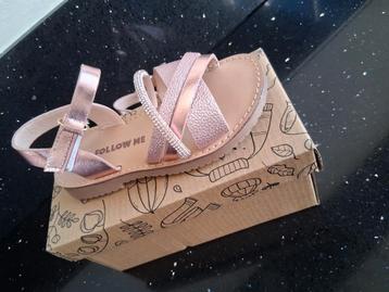 Nieuwe sandalen maat 26 beschikbaar voor biedingen