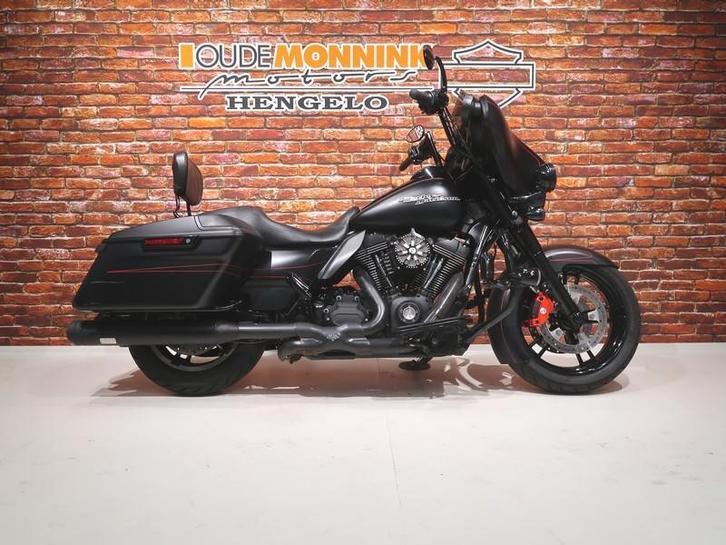 Harley-Davidson FLHXS Street Glide Spec. 1690 (bj 2016), Motoren, Motoren | Harley-Davidson, Bedrijf, Toermotor