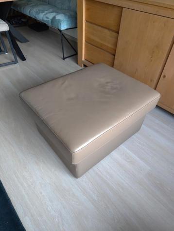 Echt lederen hocker 78x62x42 onbeschadigd beschikbaar voor biedingen