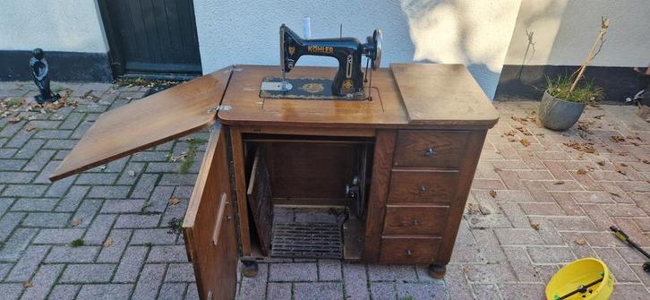 Antieke Kohler Naaimachine in Kast, Antiek en Kunst, Antiek | Naaimachines, Ophalen