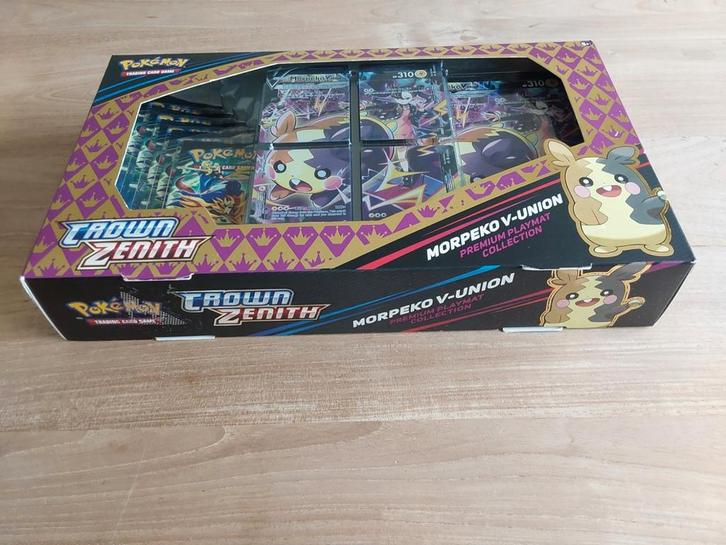 Morpeko V Union Premium Playmat Collection NIEUW ONGEOPEND, Hobby en Vrije tijd, Verzamelkaartspellen | Pokémon, Nieuw, Meerdere kaarten