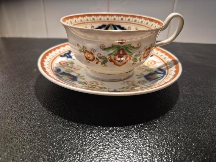 Antiek theekopje en schotel van Staffs, Antiek en Kunst, Antiek | Servies los, Ophalen of Verzenden