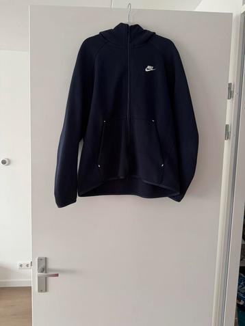 Nike Tech vest blauw beschikbaar voor biedingen