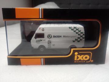 Volkswagen LT45 LWB Rally Assistance Skoda 1/43 IXO beschikbaar voor biedingen