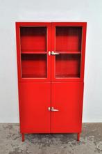 Vintage apothekerskast medicijnkast vitrinekast kast rood, Ophalen of Verzenden, Gebruikt