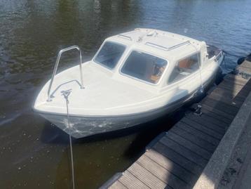 CRESCENT 535 CABIN & YAMAHA 60 PK  beschikbaar voor biedingen