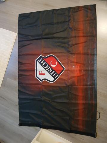FC Utrecht vlag groot  zwart stadion.  beschikbaar voor biedingen