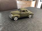 Universal hobbies 1/18 ford de luxe uit 1940, Ophalen, Zo goed als nieuw, Auto, Overige merken