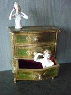Mooi oud Frans ladenkastje, het is een beetje shabby., Verzenden