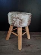 Mooie kruk met nepbont, Ophalen of Verzenden, Zo goed als nieuw, Hout
