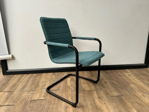 Vergaderstoel wolvilt (groen-blauw) zwart frame, Huis en Inrichting, Stoelen, Eén, Kunststof, Stof, Blauw, Ophalen