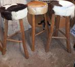 3 leuke bar krukken bekleed met geitenvacht 20 euro per stuk, Huis en Inrichting, Barkrukken, 2 krukken, Ophalen, 60 tot 90 cm