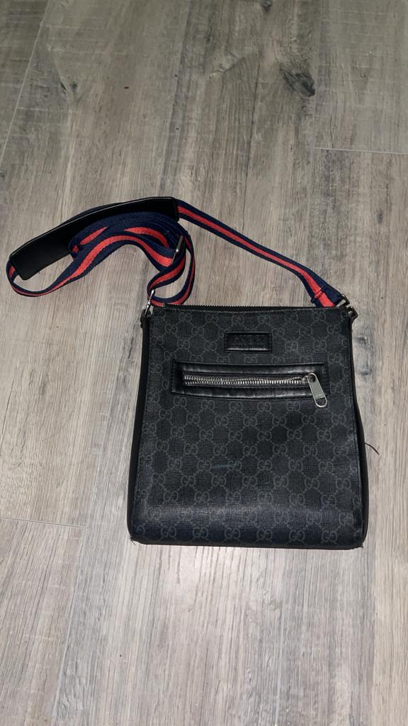 Gucci messenger bag, Sieraden, Tassen en Uiterlijk, Tassen | Schoudertassen, Overige merken, Zwart, Ophalen of Verzenden, Zo goed als nieuw