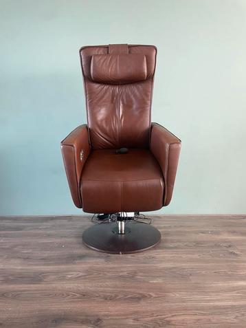 Bruine leren prominent sta op stoel / relax fauteuil L beschikbaar voor biedingen