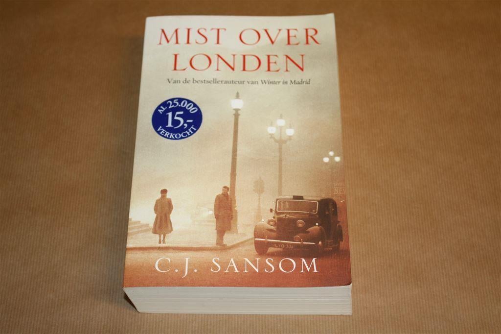 Mist over Londen. C.J. Sansom., Boeken, Ophalen of Verzenden, Gelezen