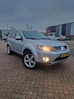 Mitsubishi Outlander 2.4 Intense+ 4WD 7P Automaat Youngtimer, Auto's, Mitsubishi, Automaat, Outlander, Zwart, 4 cilinders