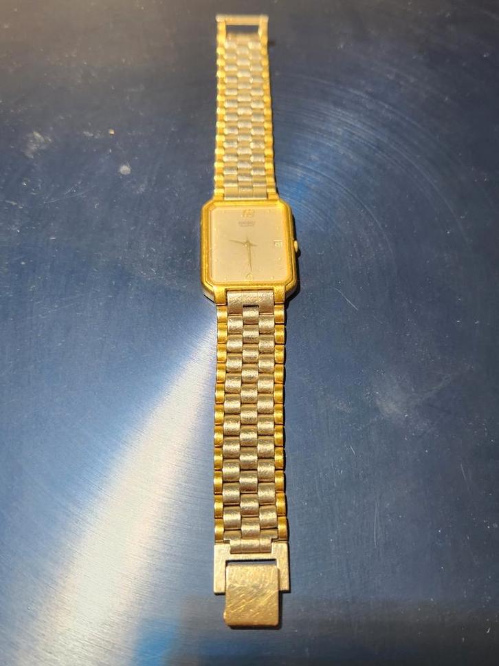 Seiko quartz  dames horloge  35,00, Sieraden, Tassen en Uiterlijk, Horloges | Dames, Zo goed als nieuw, Polshorloge, Seiko, Staal