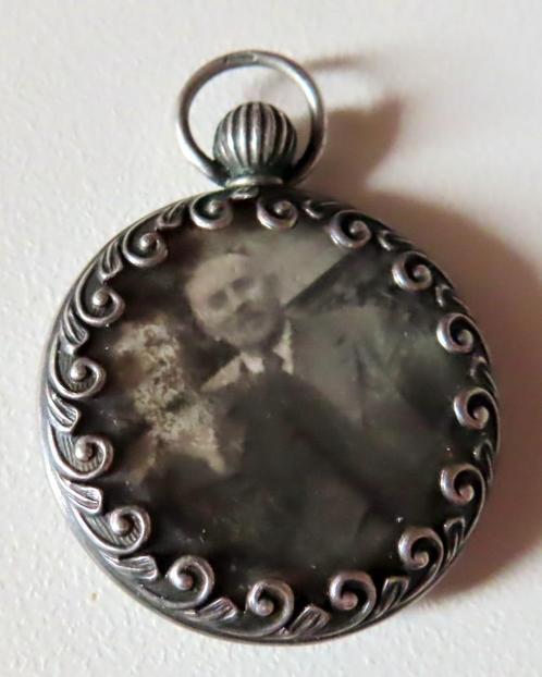 Koopje! Antieke zilveren medaillon voor 2 foto's, incl verze, Sieraden, Tassen en Uiterlijk, Antieke sieraden, Hanger, Zilver