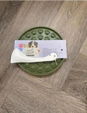 Snack mat leuk voor voor hond of kat beschikbaar voor biedingen