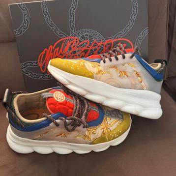 Versace Big Chain Reaction Maat 44 beschikbaar voor biedingen