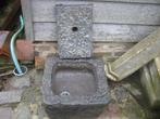 mooie oude brut gekapte arduinen pompbak met rugstuk, Ophalen