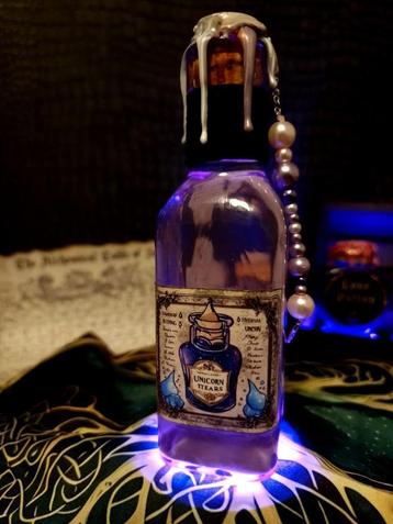 Decoratieve Unicorns Tears potion bottle beschikbaar voor biedingen