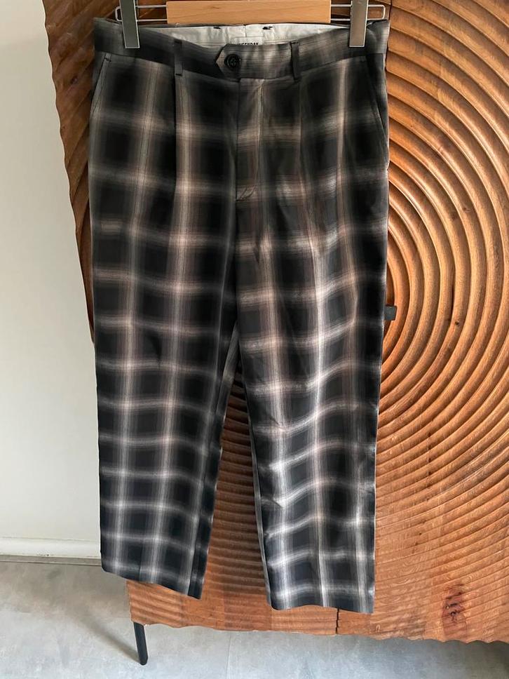 Weekday heren pantalon – maat 50, Kleding | Heren, Broeken en Pantalons, Zo goed als nieuw, Maat 52/54 (L), Zwart, Ophalen of Verzenden