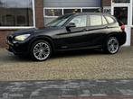 BMW X1 sDrive20i HIGH EXE AUT LEDER/ECC-AIRCO/STOEL/VW/NAVI, Euro 6, 4 cilinders, Navigatiesysteem, Zwart