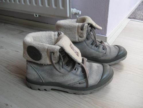 PALLADIUM grijs leer hoog maat 39, Kleding | Dames, Schoenen, Gedragen, Grijs, Ophalen of Verzenden