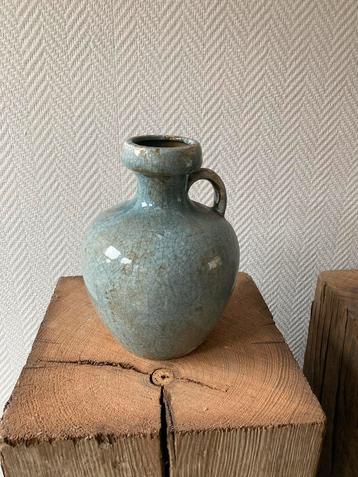 Vintage Vaasje met Oor beschikbaar voor biedingen