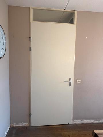 Opdek deuren incl. metalen kozijnen beschikbaar voor biedingen