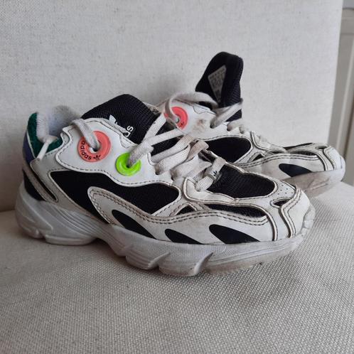 Adidas Astir sneakers maat 31, Kinderen en Baby's, Kinderkleding | Schoenen en Sokken, Nieuw, Sportschoenen, Ophalen of Verzenden