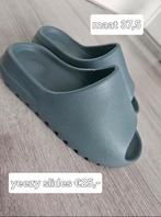 Yeezy slides, Kleding | Dames, Ophalen of Verzenden, Zo goed als nieuw, Sneakers of Gympen