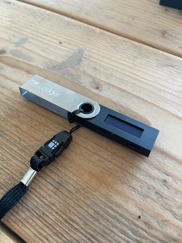 Ledger Nano S Cryptowallet, Ophalen of Verzenden, Zo goed als nieuw
