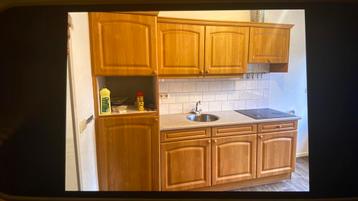 Keuken gebruikt (beukenkleur) beschikbaar voor biedingen
