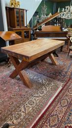 19e eeuwse kersenhouten kloostertafel