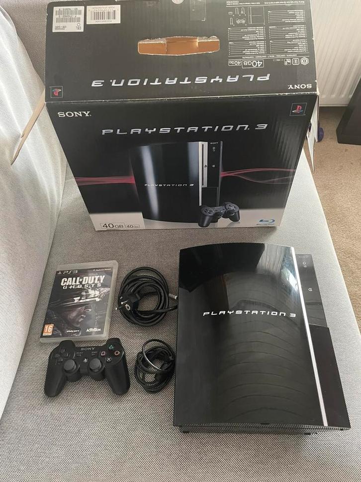 40GB PlayStation 3 + Call of Duty Ghosts, Spelcomputers en Games, Spelcomputers | Sony PlayStation 3, Zo goed als nieuw, Phat
