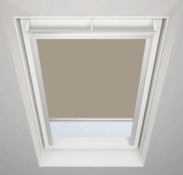 Velux rolgordijn beige (verduisterend / zonwerend) beschikbaar voor biedingen